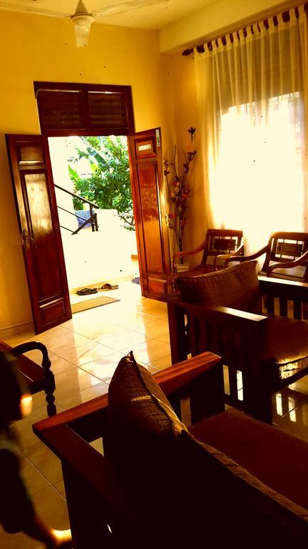 Hotel Holiday Inn Unawatuna 2*