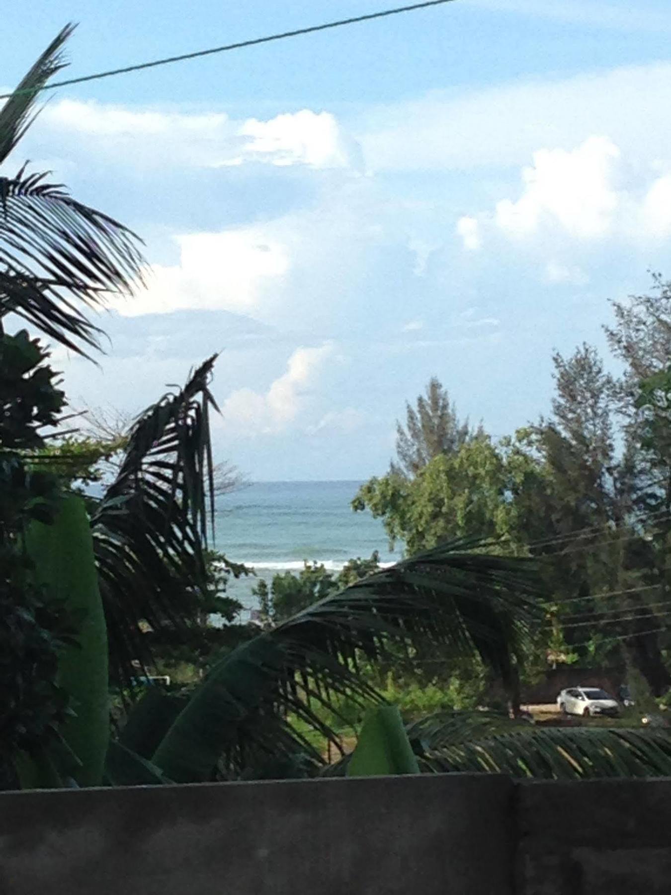 Holiday Inn Unawatuna Hotel 2*